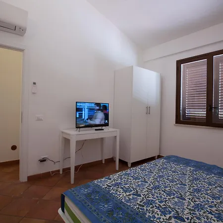 Uzzo Villa