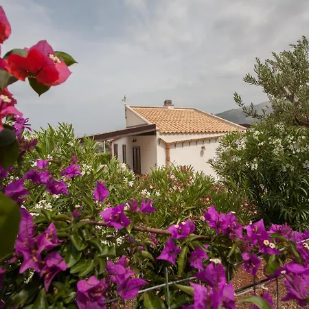 Villa Uzzo *